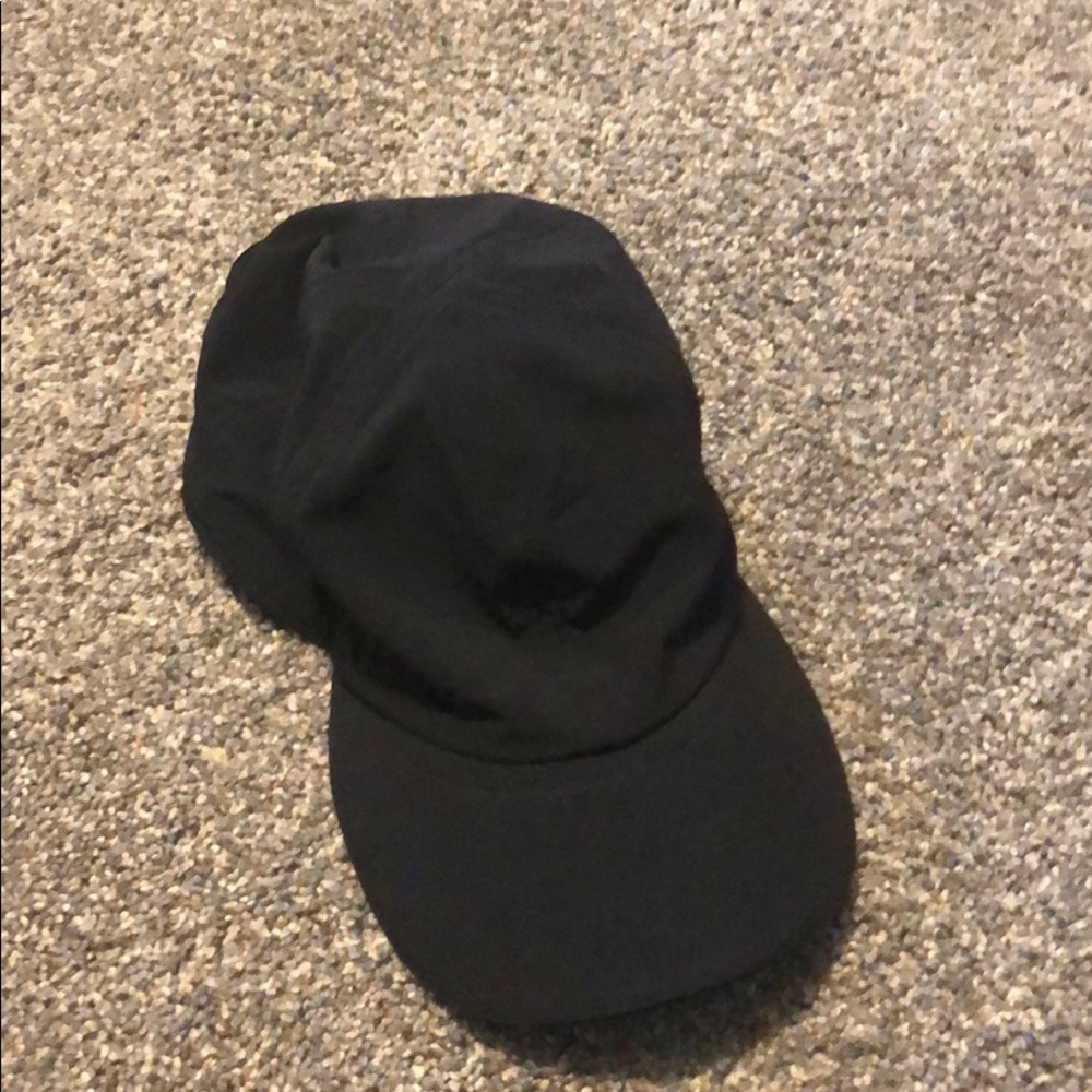 Black lulu lemon hat